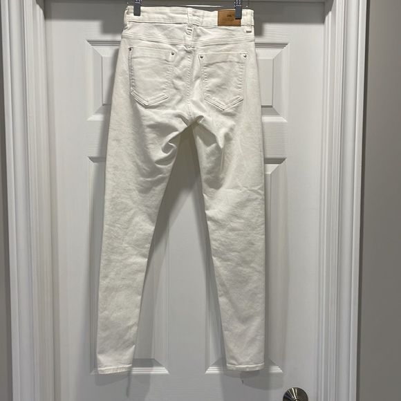 Zara White Skinny Jeans, Size USA 2. - Picture 2 of 8
